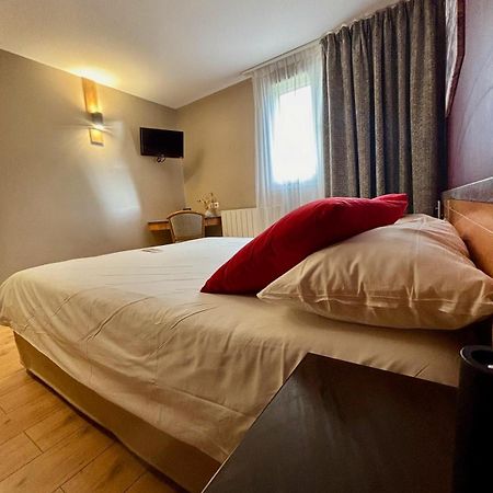 Hotel Les Arches Сен-Лари-Сулан Экстерьер фото