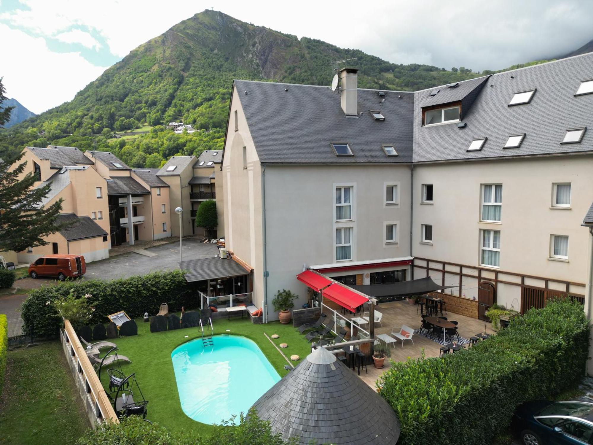 Hotel Les Arches Сен-Лари-Сулан Экстерьер фото